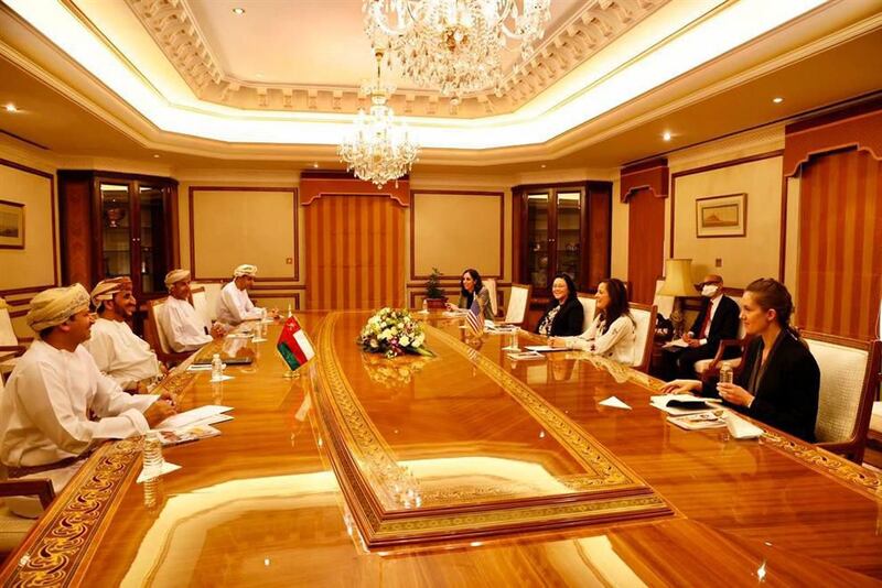 لقاء عماني أمريكي يناقش التعاون المالي والاقتصادي