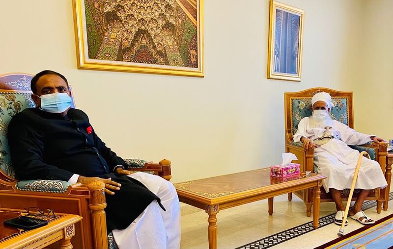 بالصور: السفير الباكستاني يزور سماحة الشيخ الخليلي