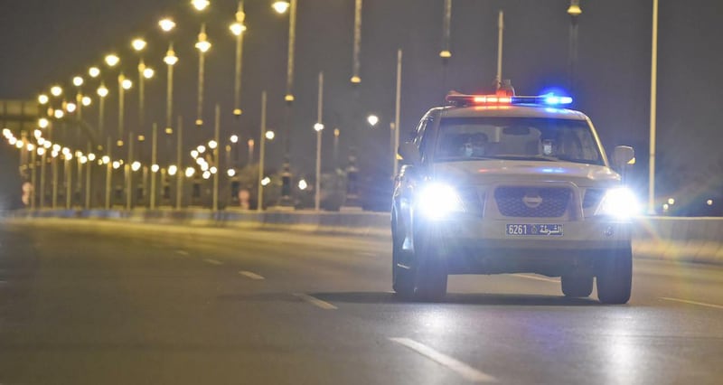 غرامة ودعوى جزائية تنتظر مَن يخرج بعد الـ7مساءً وقبل الـ6 صباحًا