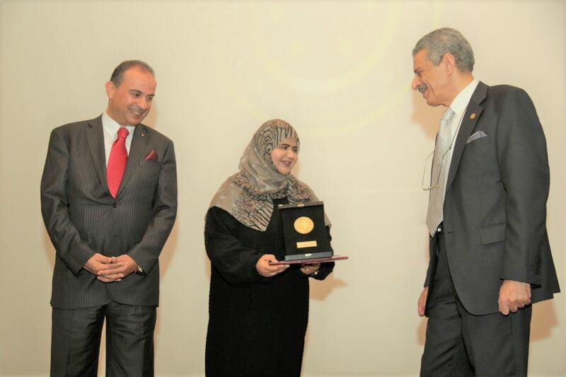 وكيل التعليم العالي يحصل على جائزة تُعدّ من أرقى الجوائز المتخصصة للحكومات