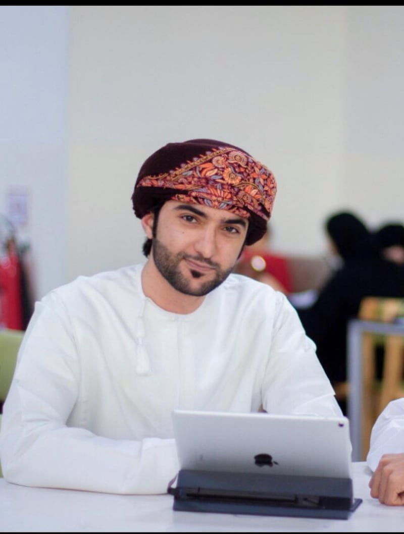 شاب عماني يروي قصة نجاحه في قطاع الاتصالات