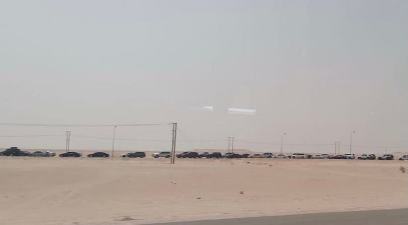 صور ومقاطع توضح ازدحامًا في طريق نزوى – ثمريت..وبعض سالكيه يوضحون الأسباب