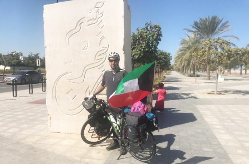 ينطلق من مسقط: كويتي يطوف بـ “الود والوئام” بين دول الخليج بدراجة هوائية