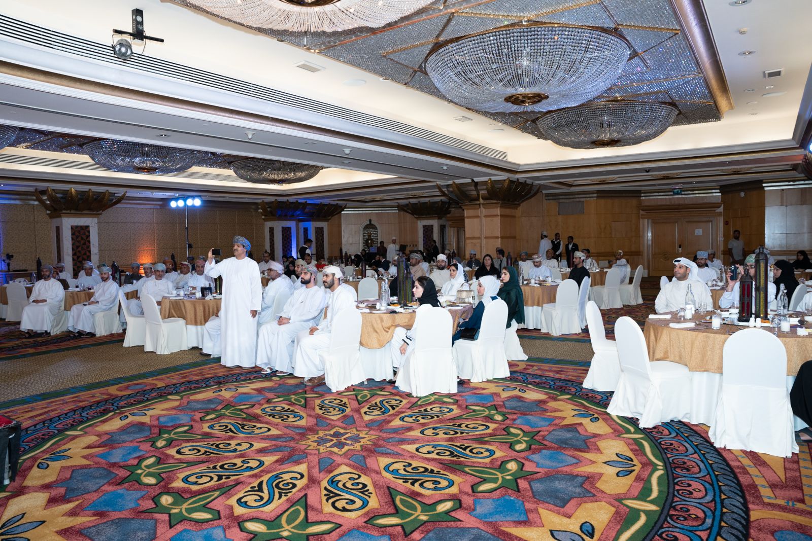 في إفطار رمضاني: مؤسسات تكشف دعمها لمبادرة “فك كربة”