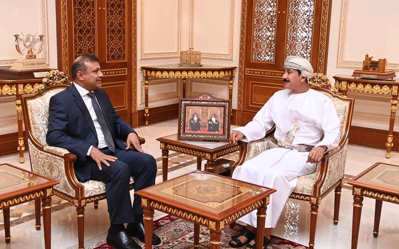 السفير اليمني يثني على المساعي العمانية في حل الأزمة اليمنية