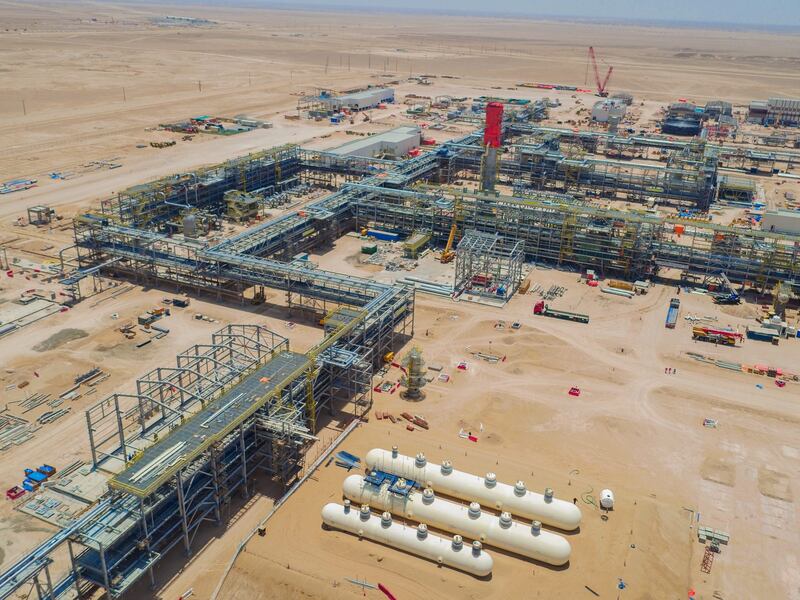 قيمته تتجاوز 6 مليارات دولار ويوفر آلاف الوظائف: تعرّف على أحد أضخم المشاريع التحويلية في السلطنة ونسبة الإنجاز فيه