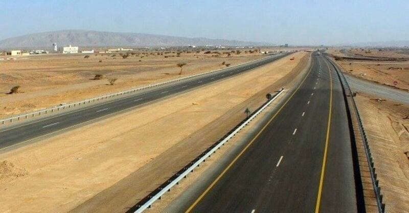 وزير النقل: العمل على نقل جزء من شبكات الطرق للمحافظين