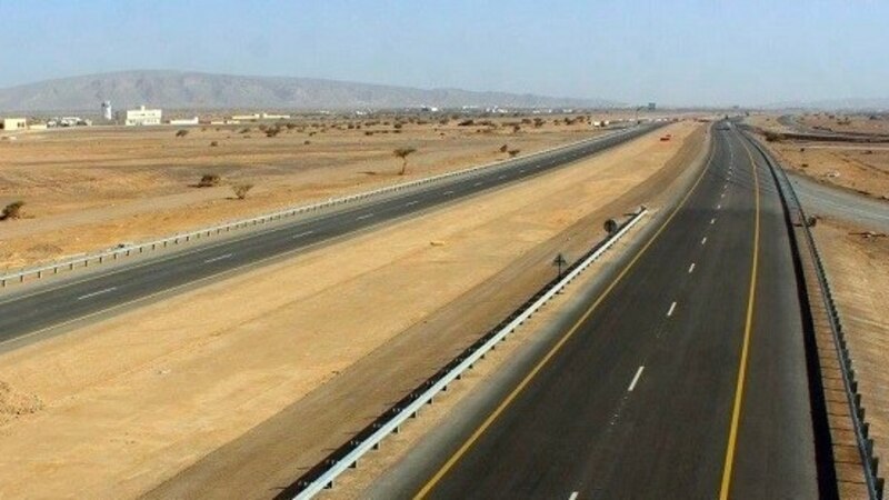 وزير النقل: العمل على نقل جزء من شبكات الطرق للمحافظين