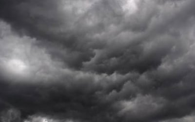 منها مسقط، تنبيه بأمطار رعدية متوقعة اليوم