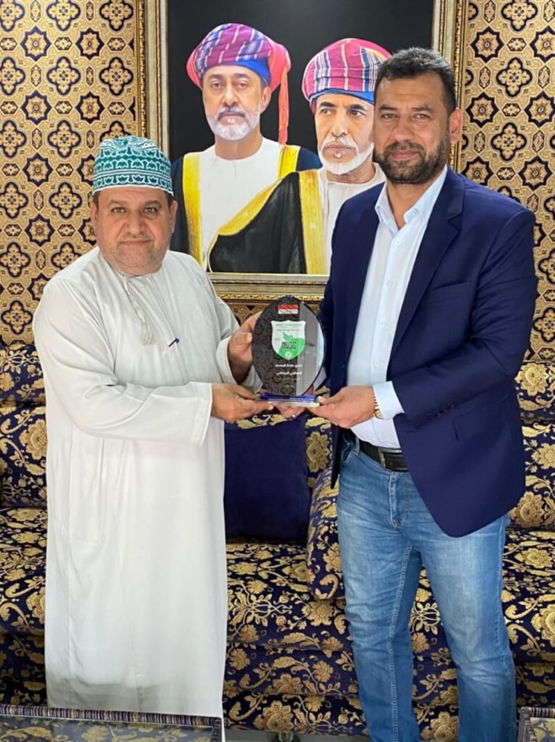 “وساطة” النائب الثاني لرئيس اتحاد الكرة تُنهي أزمة بين ناديين عماني وعراقي