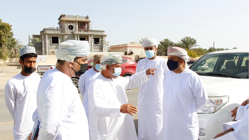 وزير النقل يقف على عدد من المشاريع في الباطنة