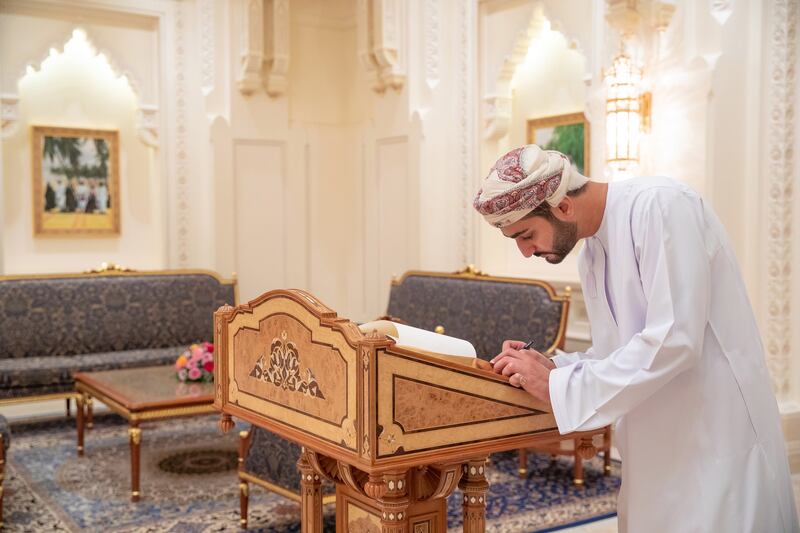 بالصور: سمو السيد ذي يزن يزور دار الأوبرا السلطانية