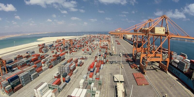 توظيف 140 مواطنًا في قطاع التوصيل السريع، إليك مستجدات قطاعي النقل والاتصالات