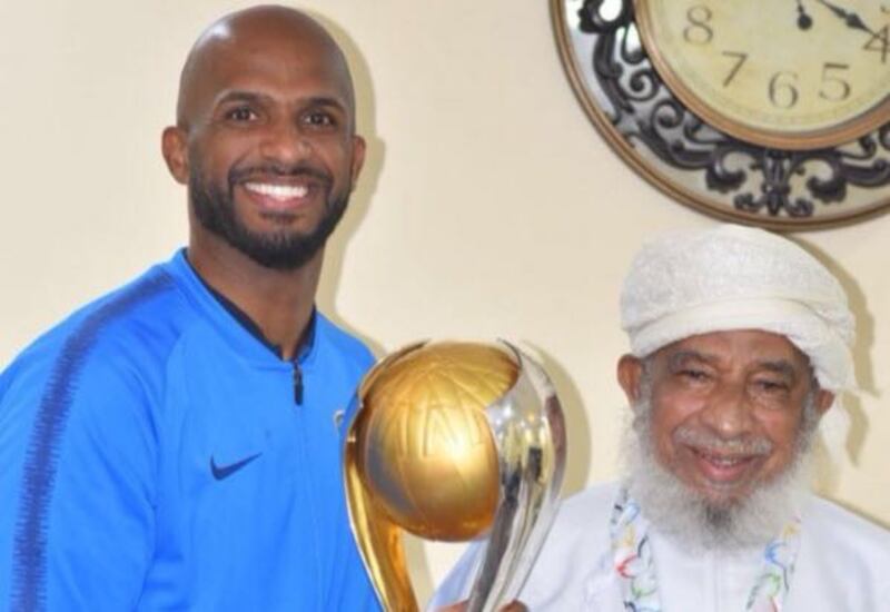 الحبسي يهدي لقب السوبر السعودي لوالده