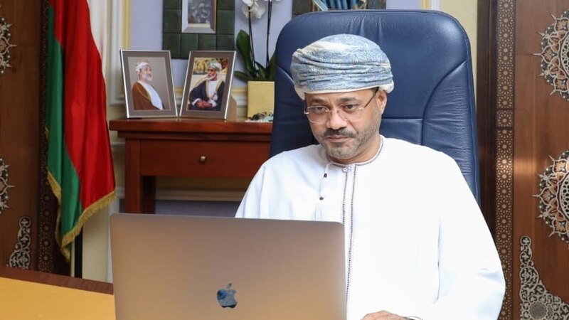 وزير الخارجية: سلطنة عمان تؤمن بالحوار والتفاوض لتسوية الأزمات