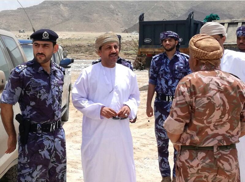 عمانتل وأوريدو تعيدان خدمات الاتصالات في الولايات المتضررة بظفار