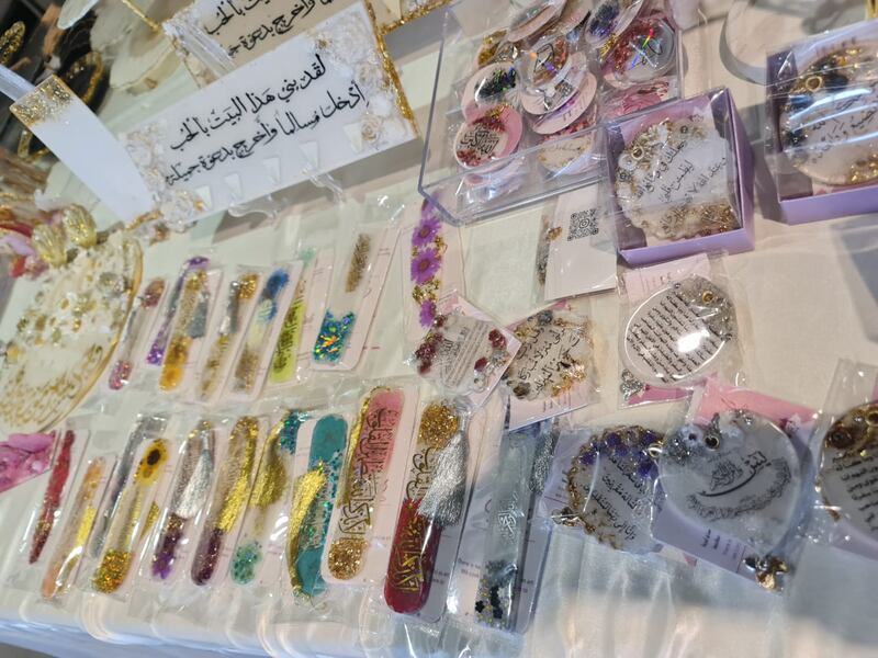 هل سمعت بفن الريزن؟ 6 فنانات عمانيات يفتتحن معرضًا للتعريف به