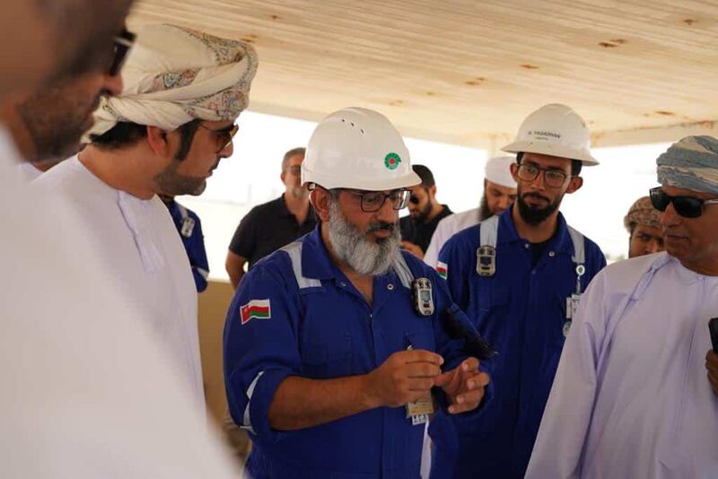 وزير الاقتصاد يزور 3 مشاريع تابعة لتنمية نفط عمان