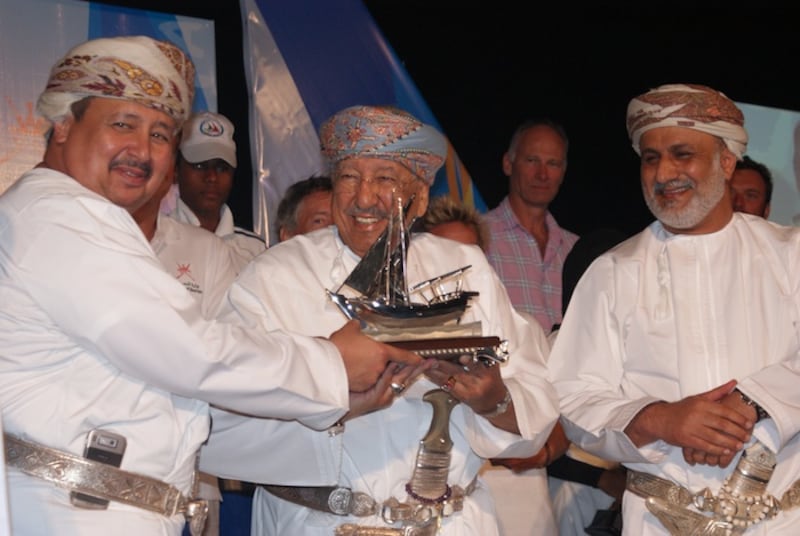 بالصور: معلومات عن عمر الزواوي؛ الطبيب الذي أحب عالم السياسة والمال