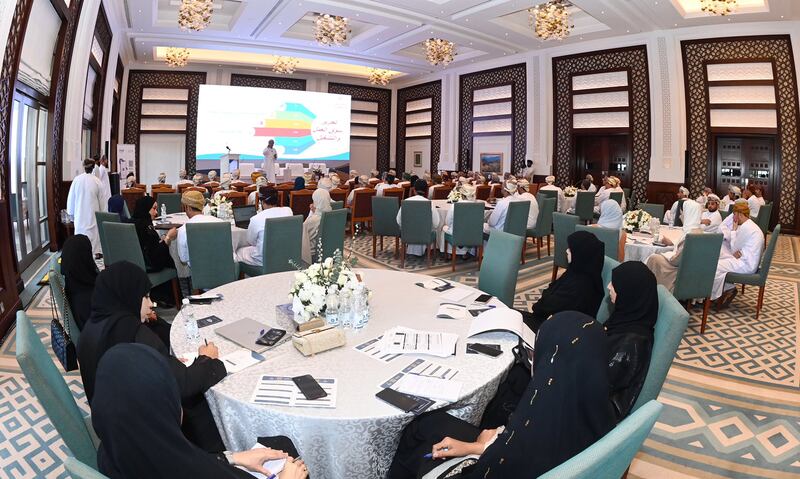 للعمانيين: تدشين تطبيق يستهدف الباحثين عن عمل وأصحاب العمل