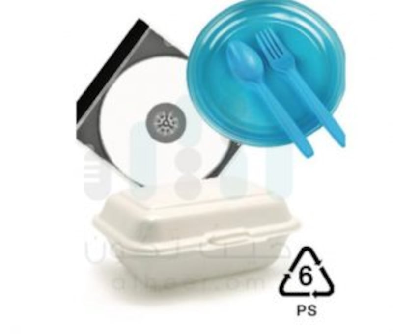 بعضها تُصبح سامّة وخطيرة: 7 أنواع من العلب البلاستيكية يجب عليك معرفتها