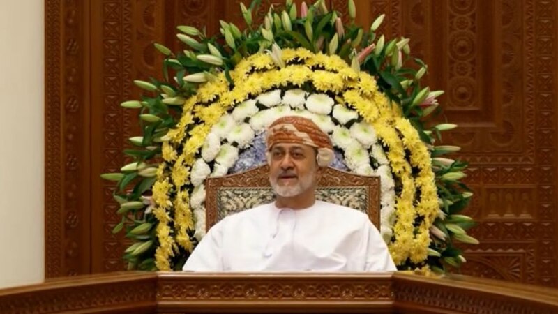 إليك أبرز ما جاء في لقاء جلالة السلطان برجال أعمال وأصحاب مؤسسات صغيرة ومتوسطة