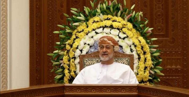 إليك أبرز ما جاء في لقاء جلالة السلطان برجال أعمال وأصحاب مؤسسات صغيرة ومتوسطة