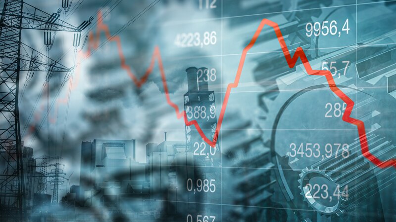 أسعار النفط تلقي بظلالها على الإيرادات العامة: انخفاض بنحو 200 مليون