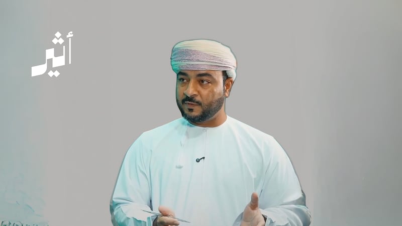 ”أطنان من العقيق في مسقط، وإنت تظنها مجرد حصى“