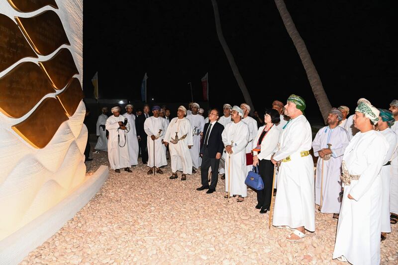 من هو الملاح الصيني الذي وضع له نصب تذكاري في ظفار؟