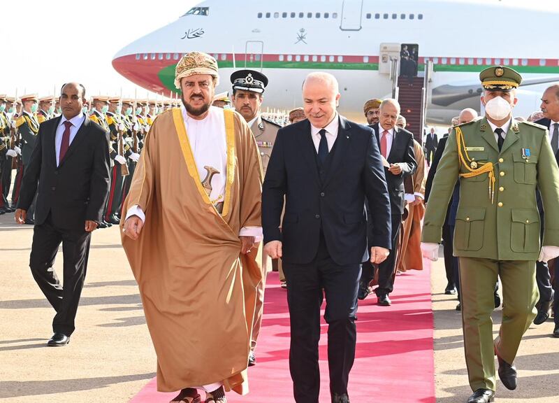 سمو السيد أسعد يصل الجزائر