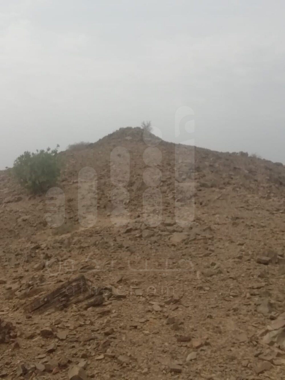 بالصور: مقابر في السلطنة لأناسٍ قيل بأنهم “خُسِف بهم”..وللعلم رأيٌ آخر