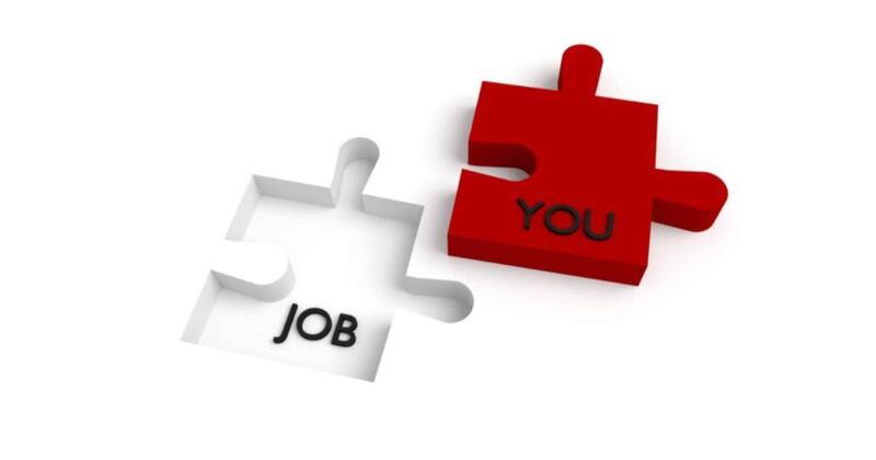 ورقة عمانية تبحث عن العزلة الوظيفية وتأثيرها على إنجاز الأعمال