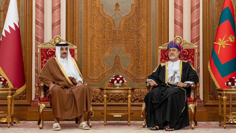 جلالة السلطان المعظم يهنئ أمير قطر