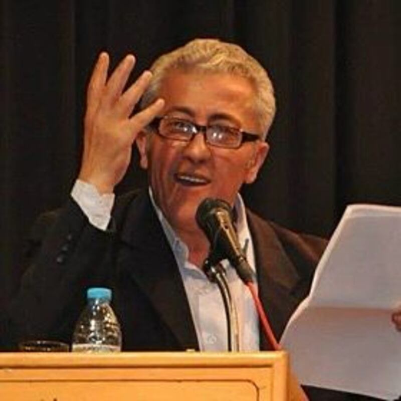 قامات مضيئة عبر “أثير”: استشهاد الشاعر سليم النفار وعائلته