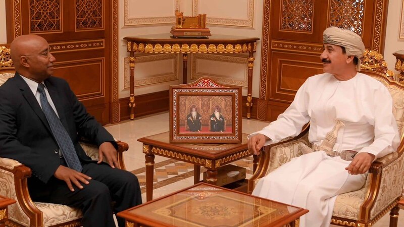 وزير المكتب السُّلطاني يستقبل سفيري تركيا والسودان