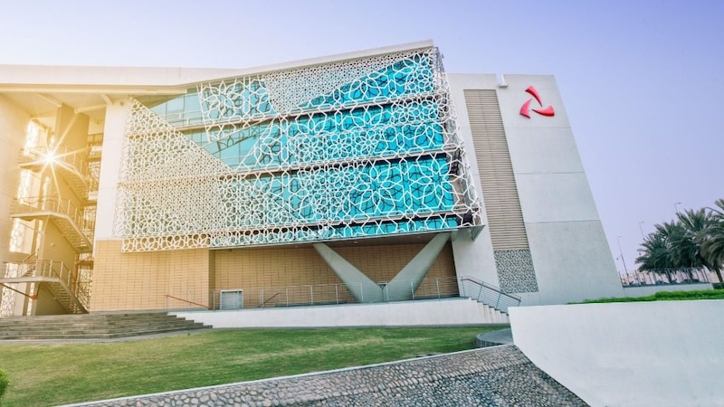 مليون ريال عماني من بنك مسقط لتوفير لقاح كورونا