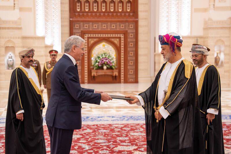 لجلالة السلطان: تعرف على أسماء السفراء الذين قدموا أوراق اعتمادهم