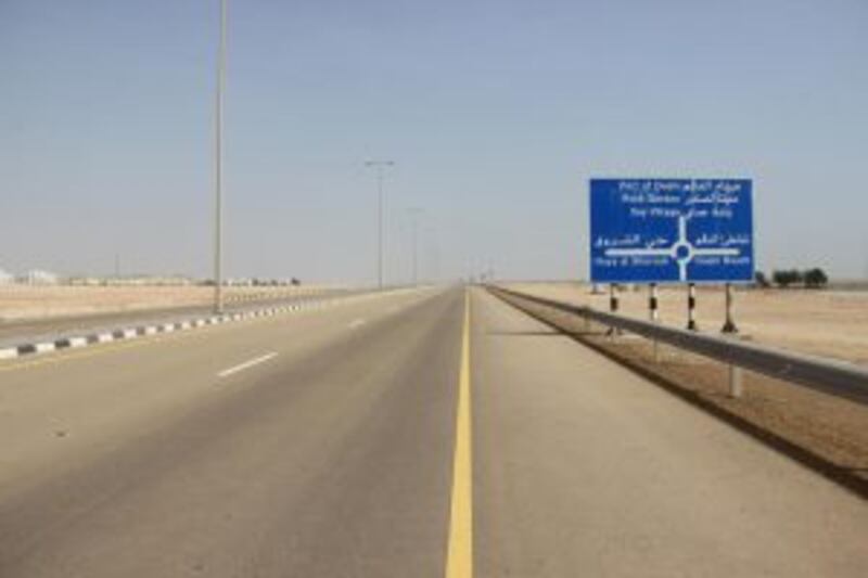 بعد عبور هيكا: البنية الأساسية في الدقم متينة