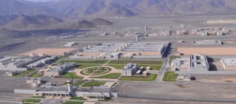 نزلاء في السجن المركزي يشاركون في برنامج إصلاحي