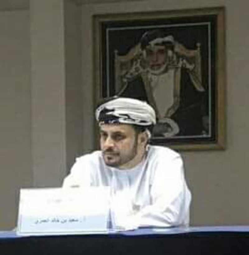 “المشتغلون بالتاريخ”: الباحث العُماني الذي ترك التخصص المتخرج منه ليتفرغ لـ “عشقه”